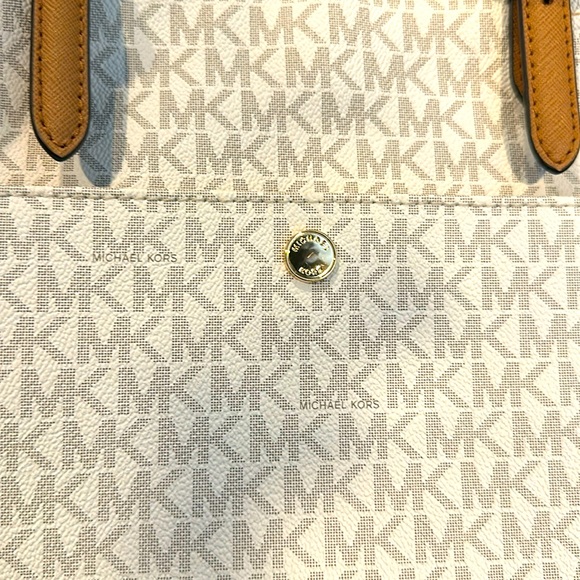 NEW MICHAEL Michael Kors Signature Top-Handle Zipper Tote - Picture 4 of 11